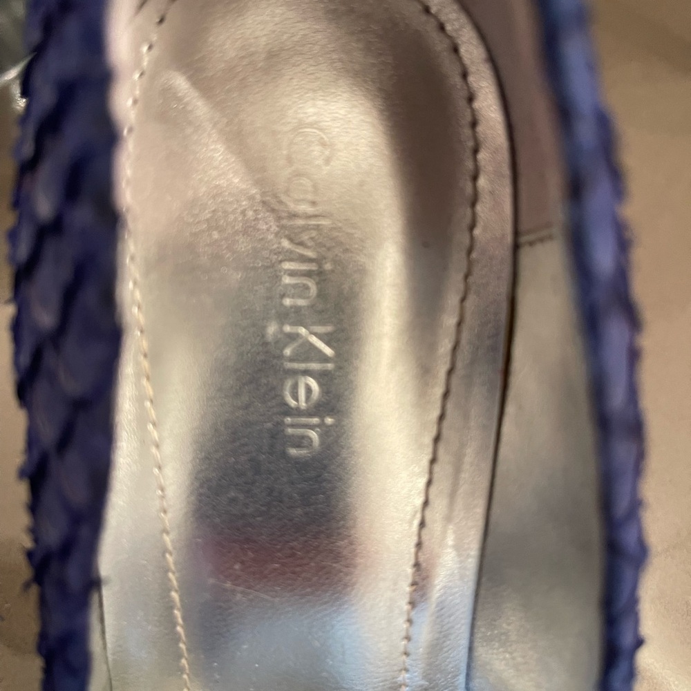 Calvin Klein Kendall Cobalt Blue Textured Scale Platform High Heels | Size 6.5 - Picture 4 of 5